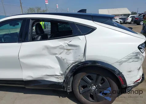 2022 Ford Mustang Mach-E California Route 1 from USA, damaged, VIN 3FMTK2R77NMA24475